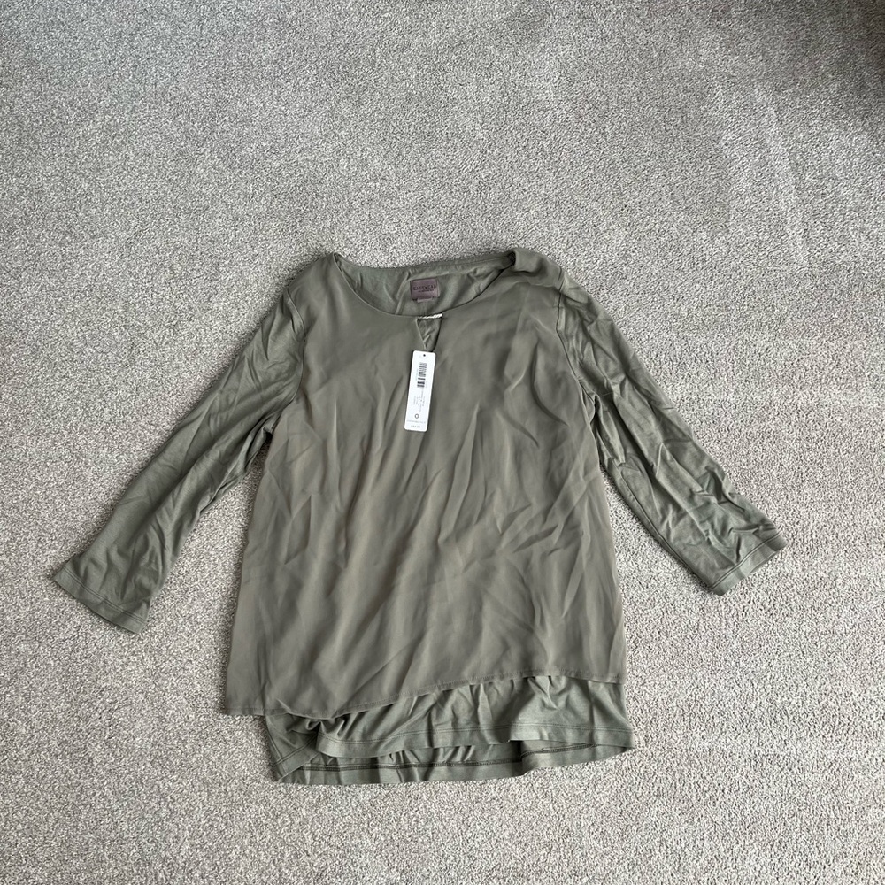 NWT Size 0 Green Chicos Top